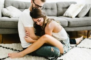 BODY LANGUAGE COMMUNICATION AND ATTRACTION